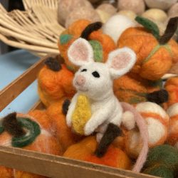 Needle felted Mouse holding cheese